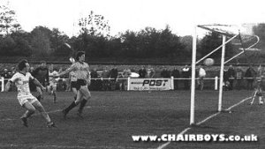 Noel Ashford scores the winner against Wokingham on Saturday 8th November 1986