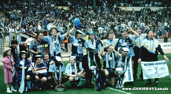 Wanderers celebrate victory in front of Wycombe supporters at Wembley 1991